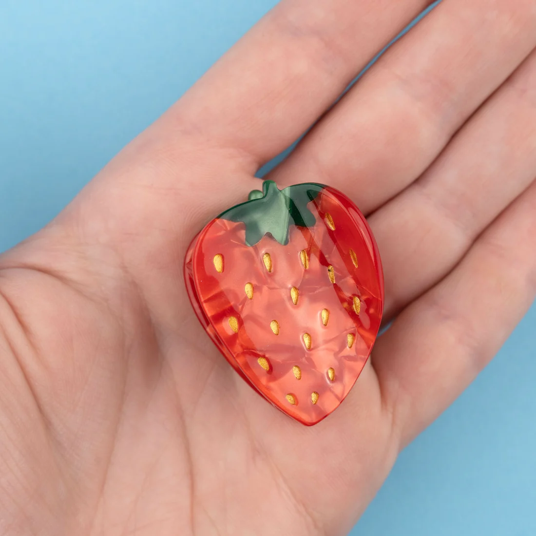 STRAWBERRY HAIR CLAW